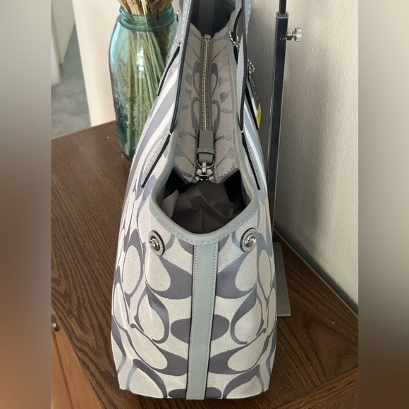 COACH Signature C Jacquard Canvas w/Leather Trim Tote Bag - Picture 6 of 11